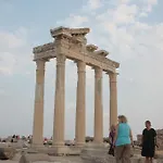 فندق Poseidon 2*
